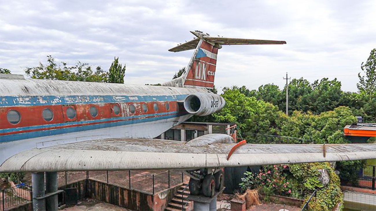 lostplaces-verlassene-flugzeuge-0§